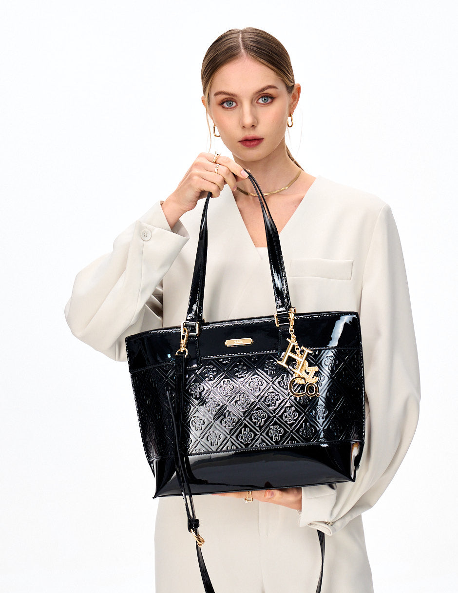 Satchel Dina