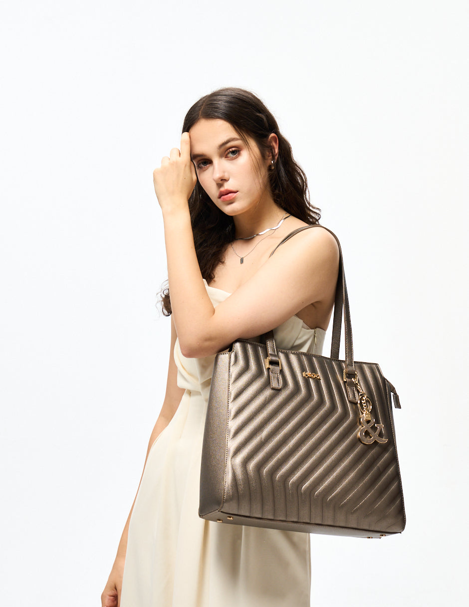 Tote Hannah