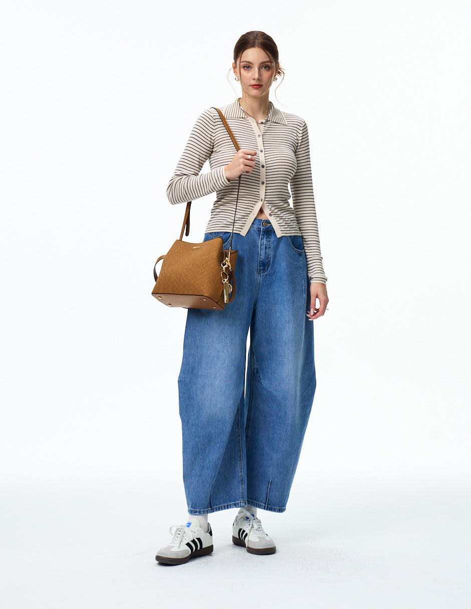 Bucket Tayah Camel con modelo