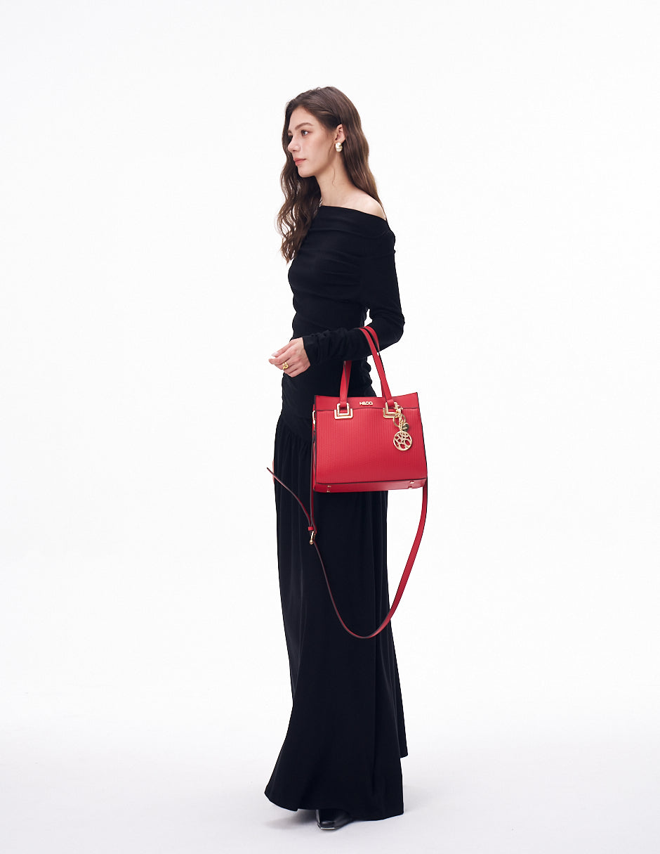 Satchel Alexa rojo H&Co. detalle herrajes