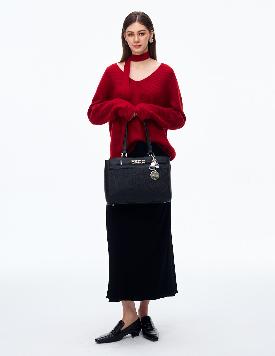Tote Lia Grabado Negro con modelo