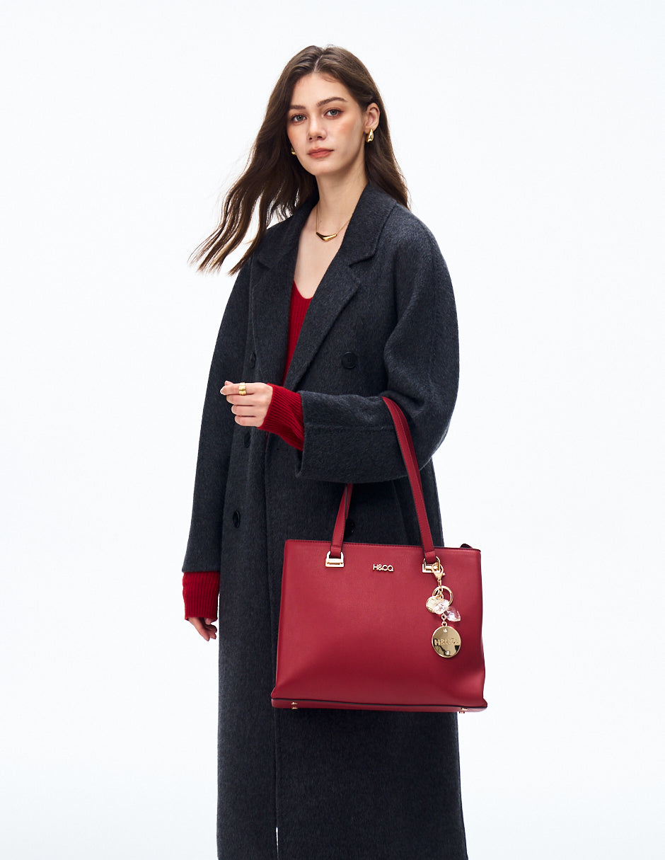 Tote Lucia Rojo con modelo