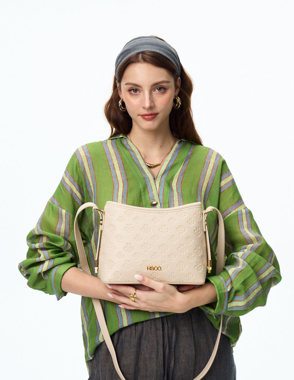 Crossbody Natali Grabado Camel